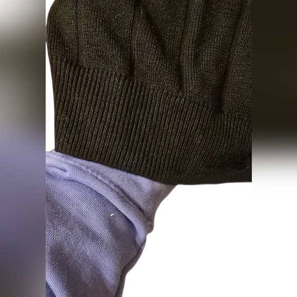 🆕️Banana Republic Merino wool vneck black sweater sz L - Picture 6 of 6